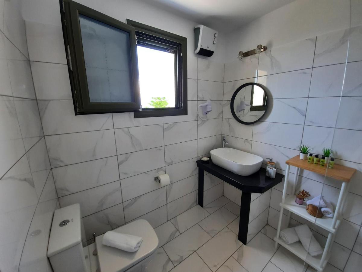 Freesia Grand Sea View Residence Свороната Екстериор снимка