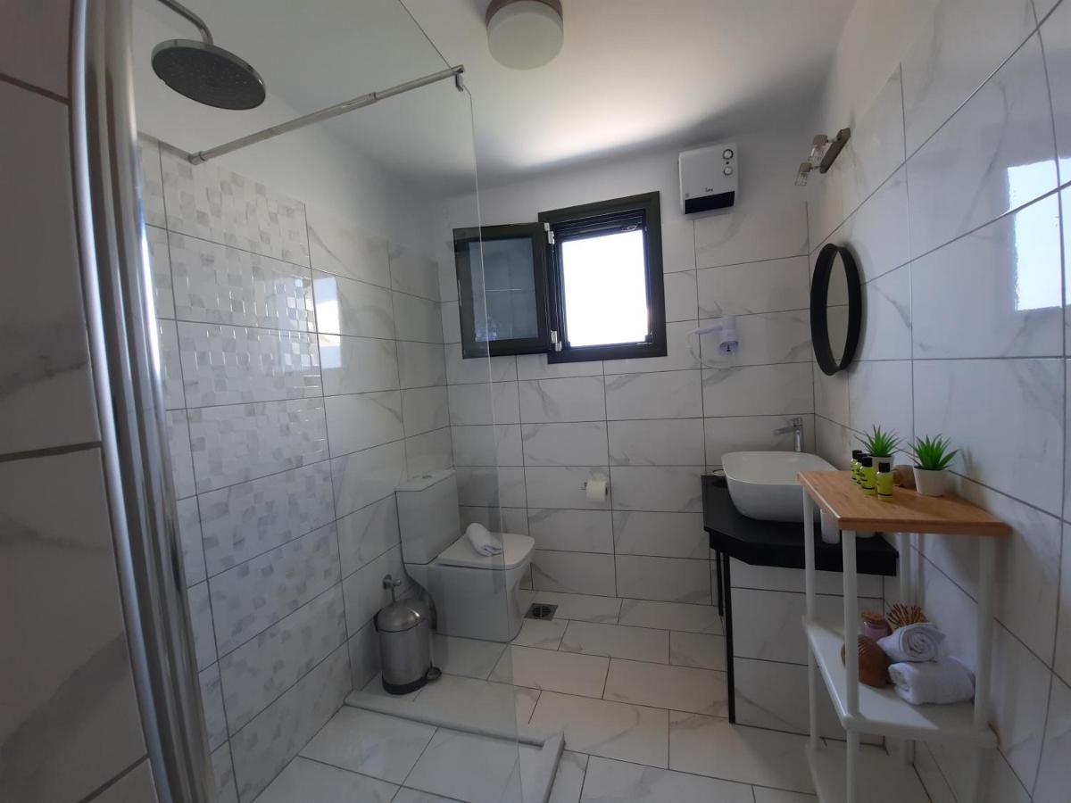 Freesia Grand Sea View Residence Свороната Екстериор снимка