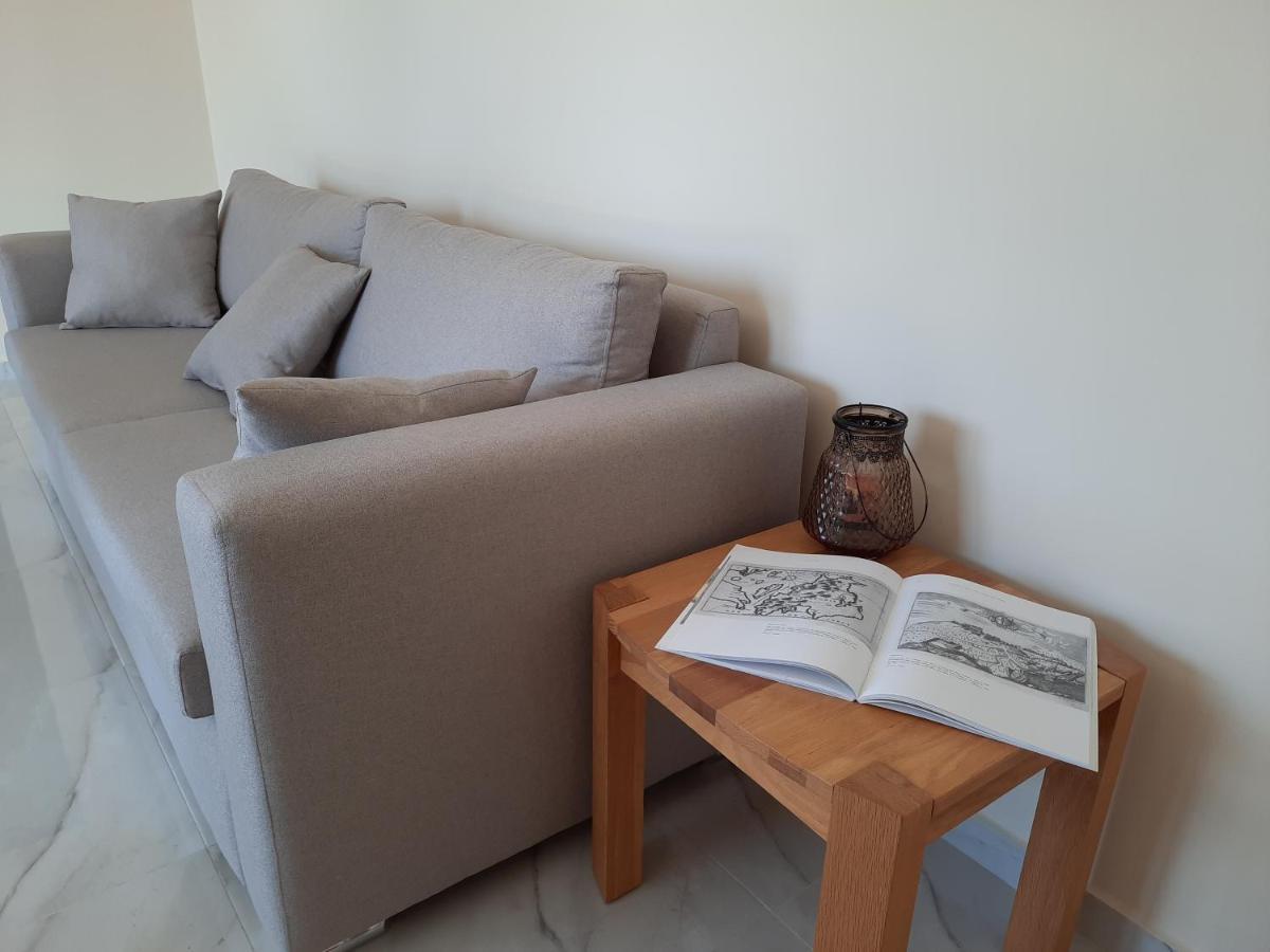 Freesia Grand Sea View Residence Свороната Екстериор снимка